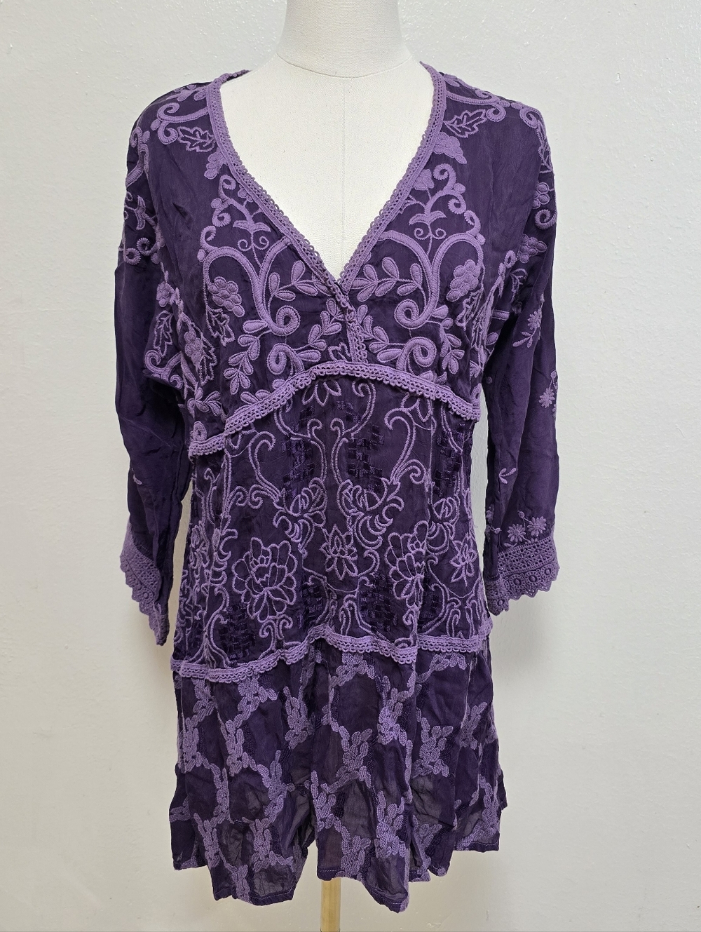 Johnny Was Embroidered V-Neck Tunic Size Small